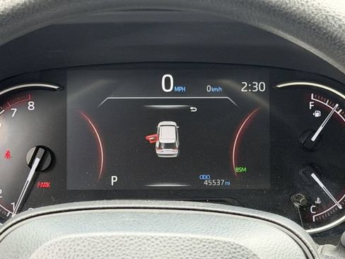 Used 2024 Toyota RAV4 XLE FWD image 16