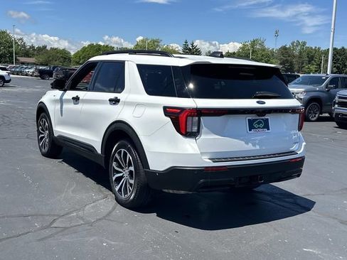 Used 2025 Ford Explorer ST-Line AWD/4WD image 5