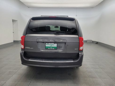 Used 2020 Dodge Grand Caravan SXT image 7