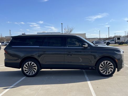 Certified 2025 Lincoln Navigator L Black Label image 10