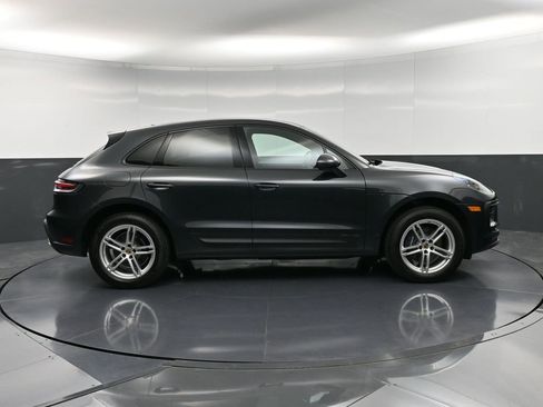 Certified 2025 Porsche Macan image 9