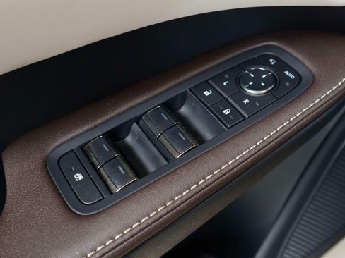 Used 2025 Lexus RX 450h AWD w/ Convenience Package image 21