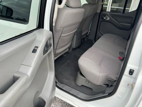 Used 2019 Nissan Frontier SV AWD/4WD image 9