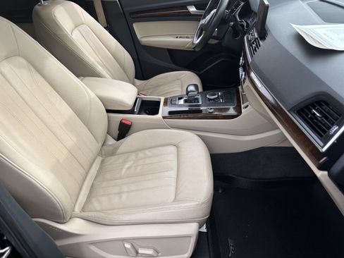 Used 2018 Audi Q5 2.0T Premium w/ Convenience Package image 9