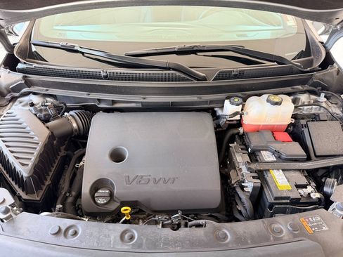 Used 2024 Buick Enclave Essence w/ Experience Buick Package FWD image 4