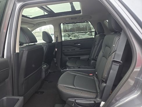 New 2026 Nissan Pathfinder SL w/ SL Premium Package image 36