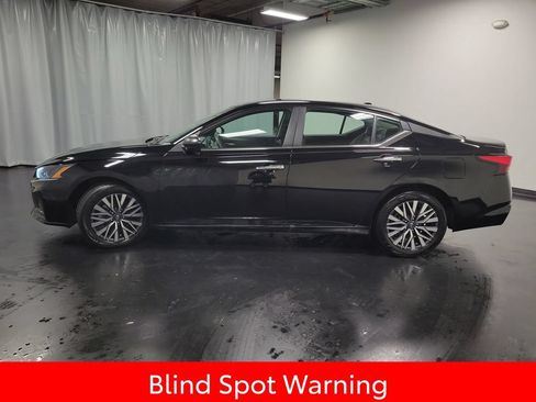 Used 2025 Nissan Altima 2.5 SV FWD image 5