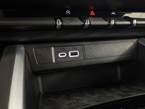 Used 2023 Chevrolet Colorado Trail Boss w/ Technology Package image 62