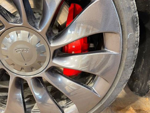 Used 2022 Tesla Model 3 Performance image 11