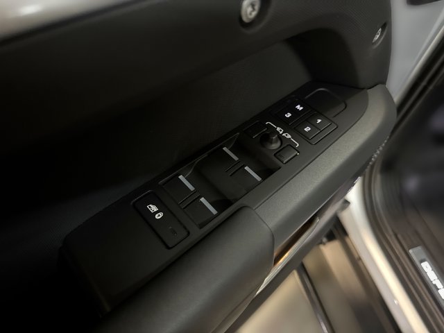 Used 2023 Land Rover Defender 110 X AWD/4WD image 16