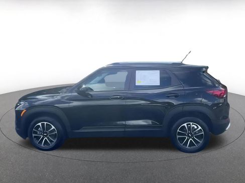 Used 2025 Chevrolet TrailBlazer LT image 9