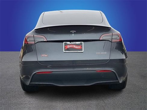Used 2025 Tesla Model Y Performance image 5