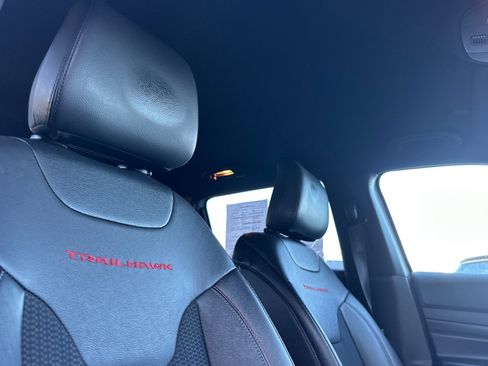 Used 2024 Jeep Compass Trailhawk image 18