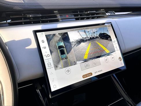 Used 2025 Land Rover Range Rover Sport Dynamic SE image 21