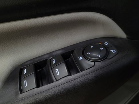 Used 2018 Chevrolet Equinox LS FWD image 27
