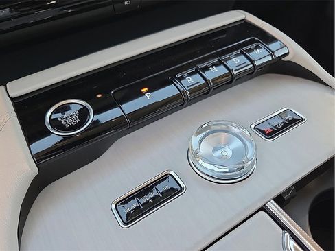 New 2026 Lincoln Navigator L Reserve image 17