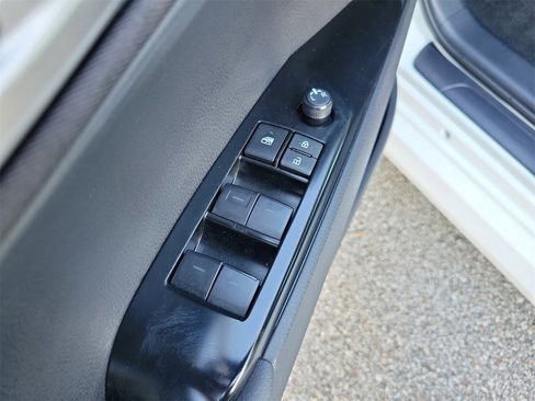 Used 2025 Toyota Camry LE image 15