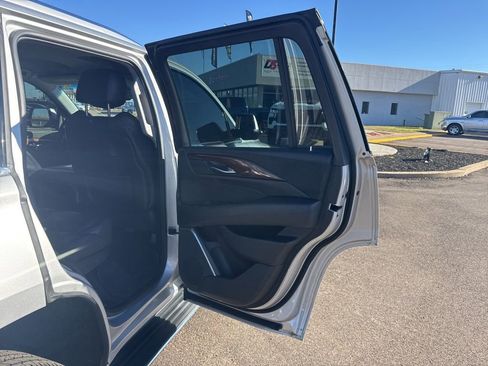 Used 2019 Cadillac Escalade 4WD image 38
