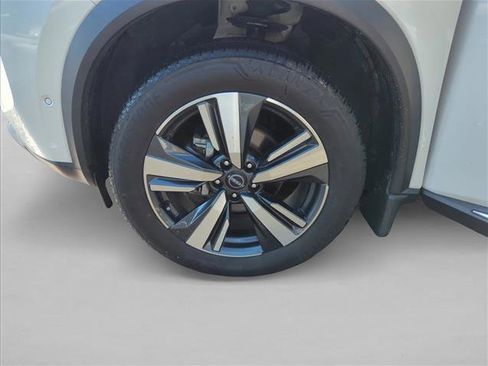 Used 2023 Nissan Rogue SL w/ SL Premium Package image 23