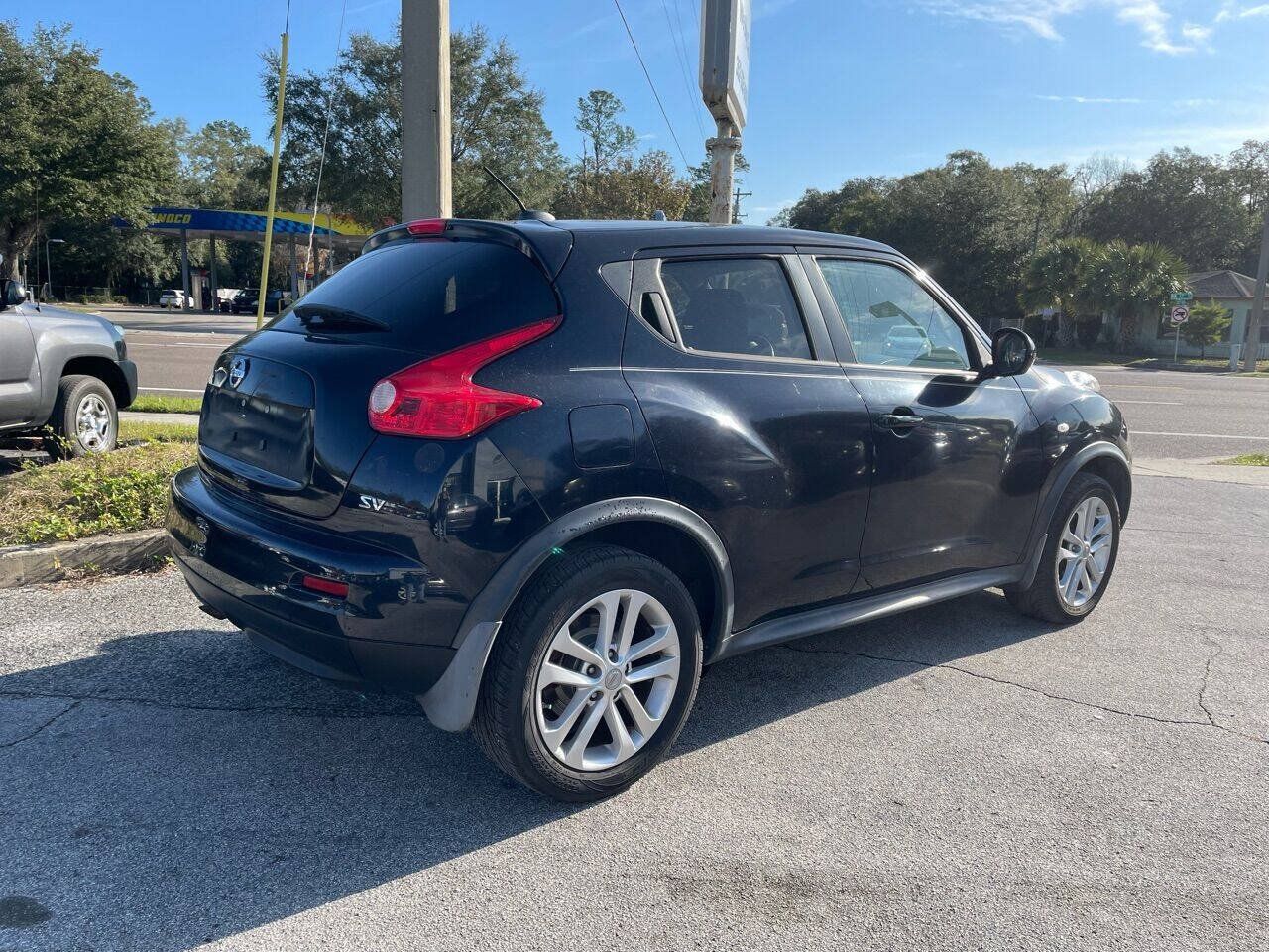 Used 2011 Nissan Juke SV FWD image 6