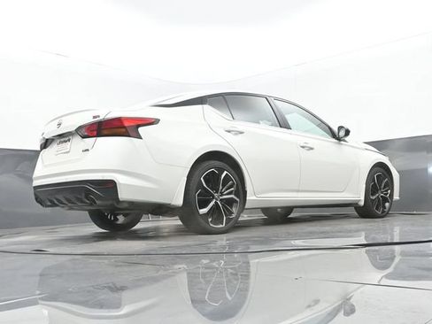 Used 2025 Nissan Altima 2.5 SR AWD/4WD image 11