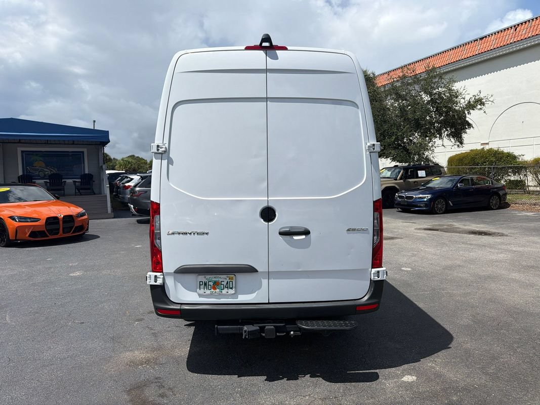 Used 2025 Mercedes-Benz Sprinter 2500 image 4