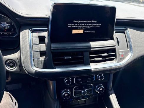 Used 2023 GMC Yukon SLT AWD/4WD image 9