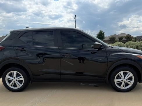 Used 2025 Nissan Kicks Play S FWD image 9