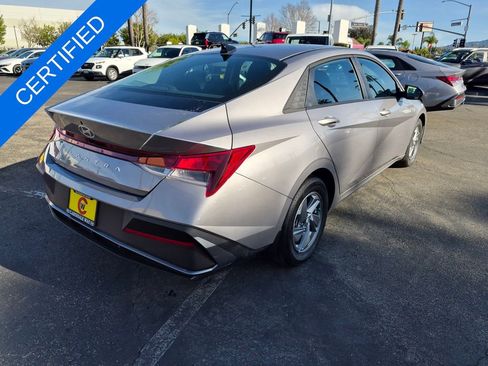 Used 2025 Hyundai Elantra SE image 7