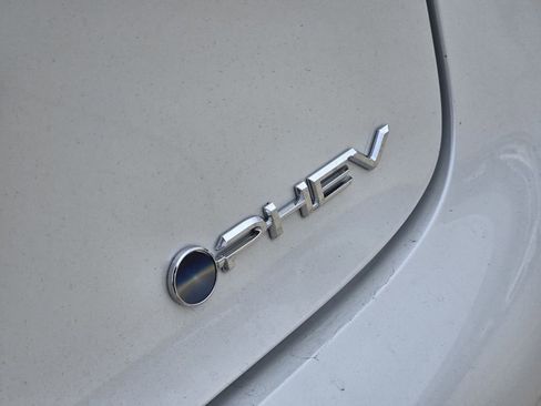 New 2026 Toyota Prius Plug-In Hybrid image 9