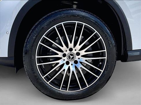 Used 2026 Mercedes-Benz GLC 300 4MATIC image 10