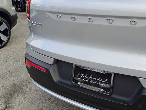 Used 2025 Volvo XC40 B5 Plus w/ Climate Package image 17