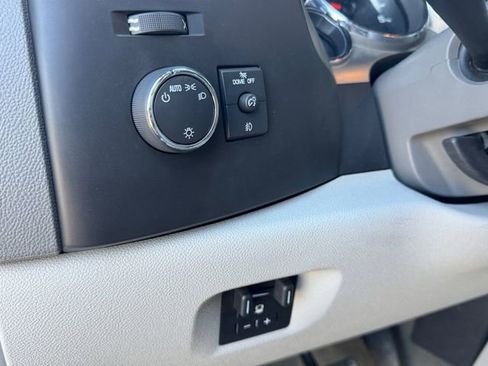 Used 2011 GMC Sierra 2500 SLE w/ SLE Preferred Package RWD image 6