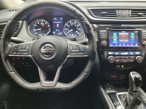 Used 2020 Nissan Rogue SV w/ Premium Package FWD image 22