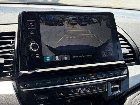 Used 2025 Honda Odyssey EX-L image 3