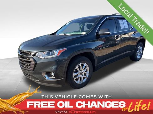 Used 2020 Chevrolet Traverse LT image 1