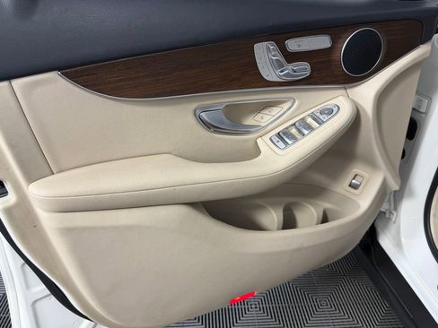 Used 2022 Mercedes-Benz GLC 300 image 23