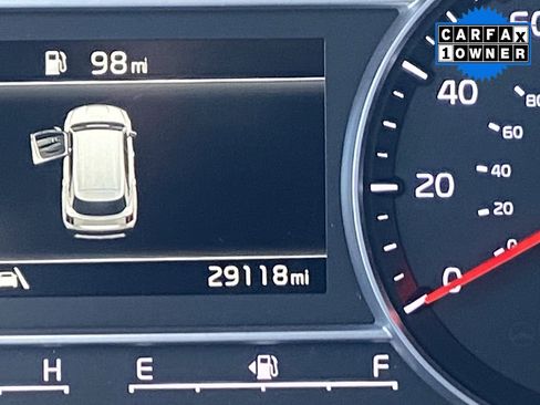 Used 2023 Kia Sorento LX image 12