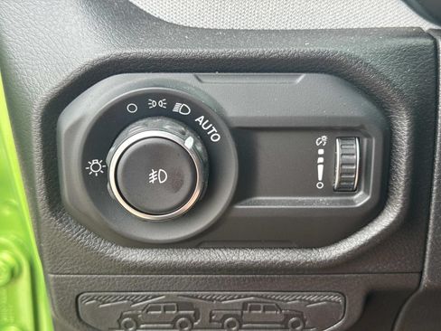 Used 2025 Jeep Wrangler Unlimited Sport AWD/4WD image 19