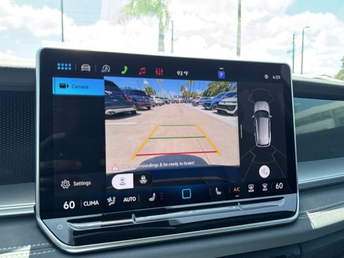 New 2026 Volkswagen Tiguan SE R-Line FWD image 27