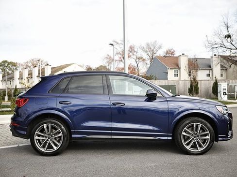 Certified 2025 Audi Q3 2.0T Premium w/ Convenience Package image 4