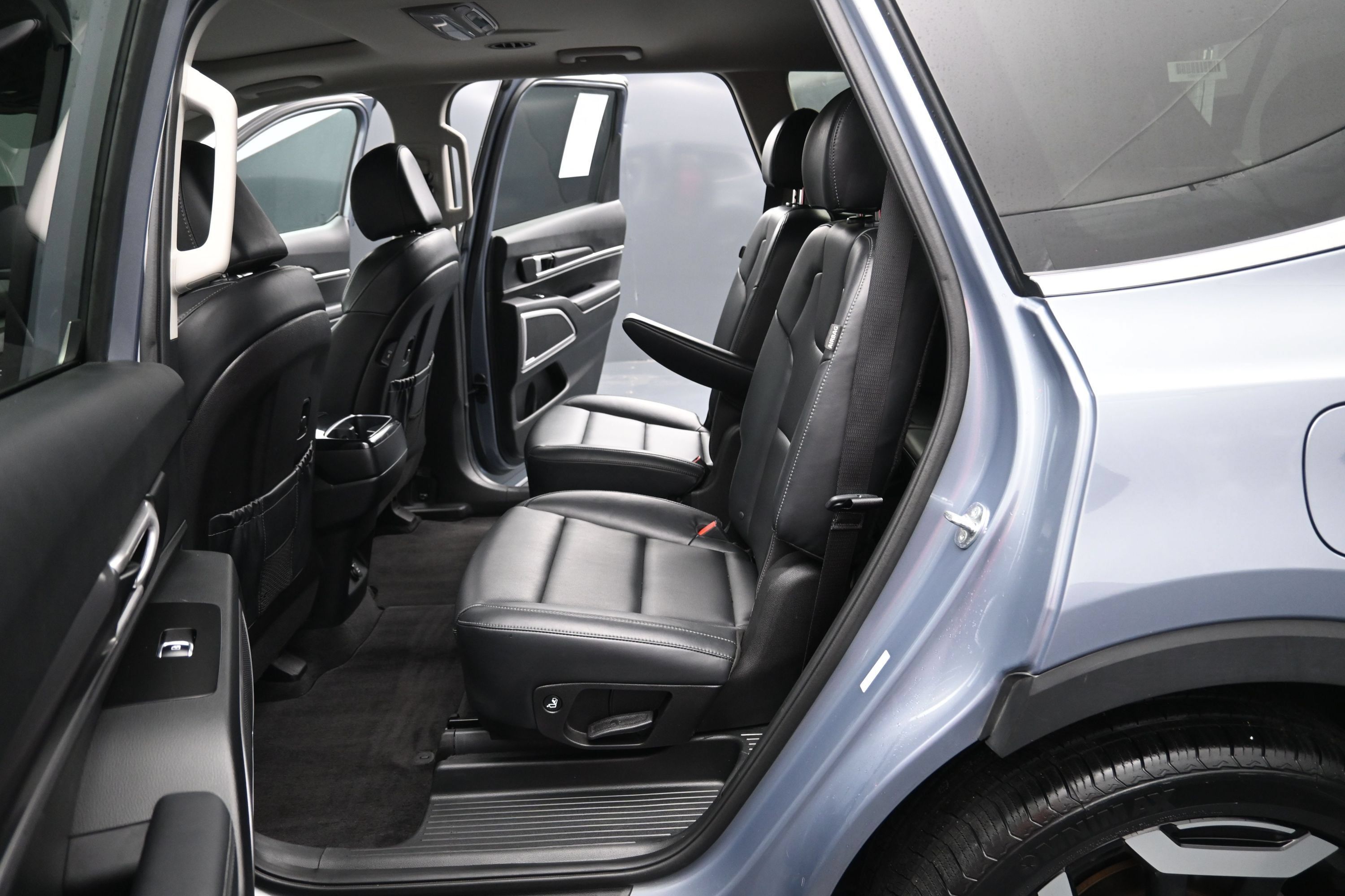 Used 2025 Kia Telluride S FWD image 13