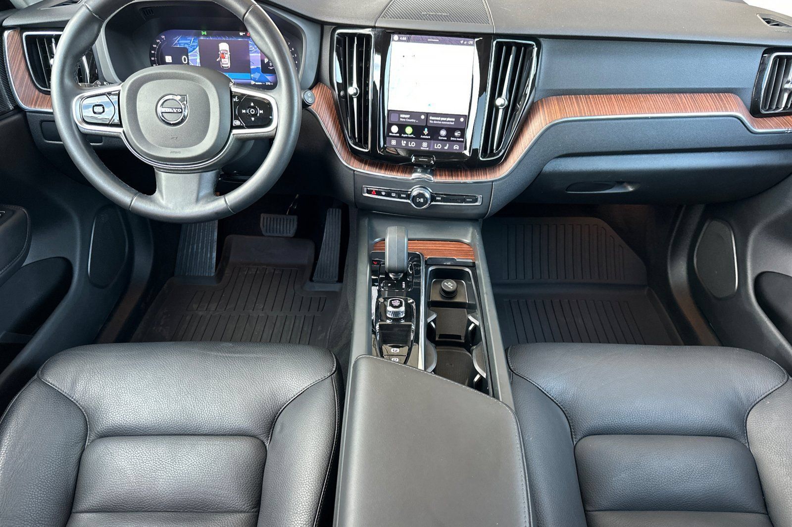Used 2023 Volvo XC60 B5 Plus w/ Climate Package AWD/4WD image 13