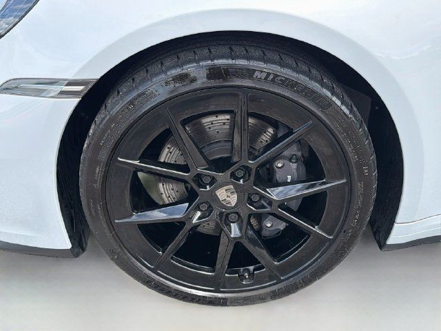Used 2025 Porsche 911 Carrera RWD image 40