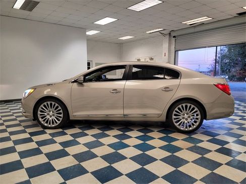 Used 2014 Buick LaCrosse Premium image 4