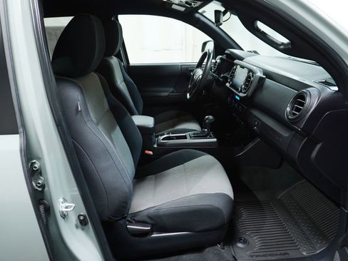 Certified 2023 Toyota Tacoma TRD Off-Road w/ Technology Package image 11