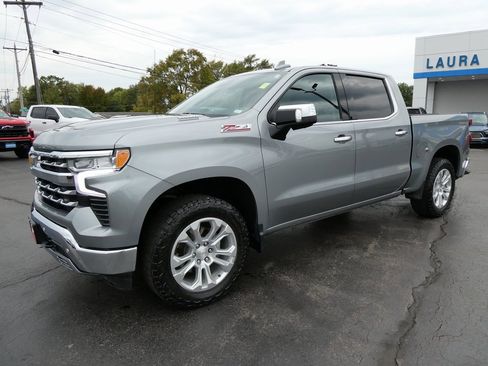 Used 2023 Chevrolet Silverado 1500 LTZ w/ Z71 Off-Road Package image 8