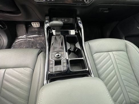 Used 2025 Kia Sorento SX Prestige w/ Sage Leather Package image 44