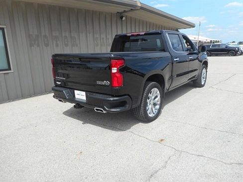 Used 2022 Chevrolet Silverado 1500 High Country w/ Technology Package image 6