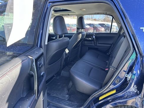 Used 2019 Toyota 4Runner image 11